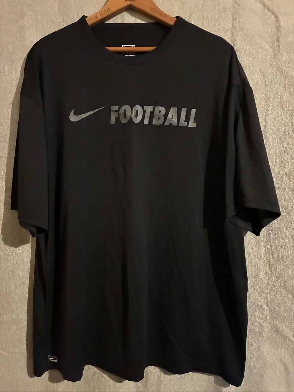 Nike Men's Black Football Graphic Tee size XXL